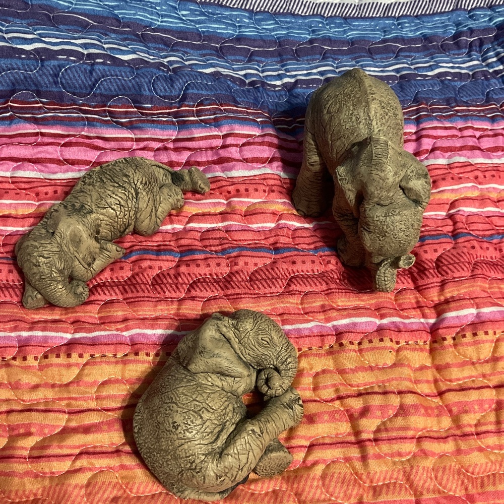 Vintage -The Herd Elephant sculptures by Martha Carey - Winks 1992. H157